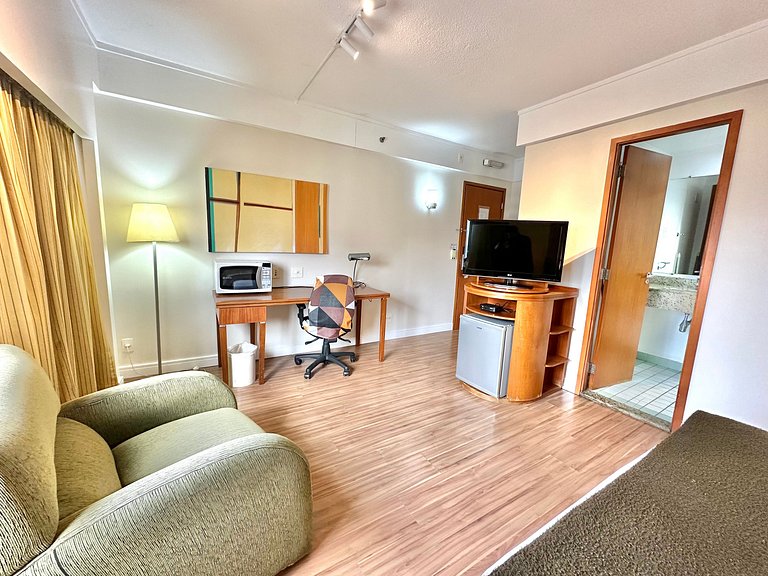 Flat Rua Borges Lagoa 1179 c/ garagem UH1008