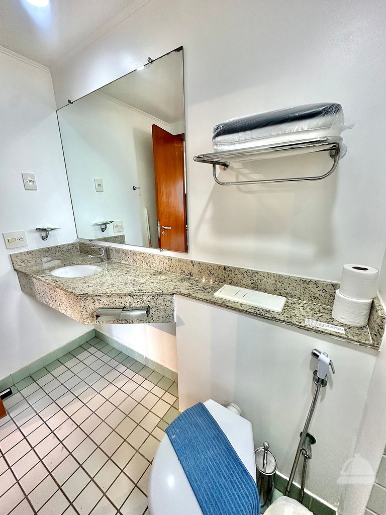 Flat Rua Borges Lagoa 1179 c/ garagem UH1008