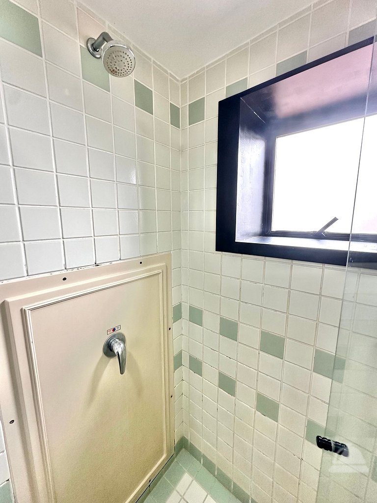 Flat Rua Borges Lagoa 1179 c/ garagem UH1008