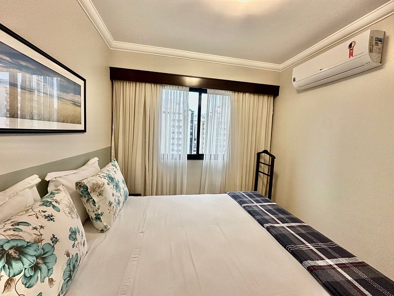 Flat Andar Alto c/ Varanda | The Palace Moema