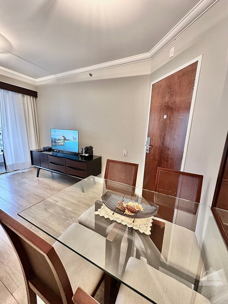 Flat Andar Alto c/ Varanda | The Palace Moema