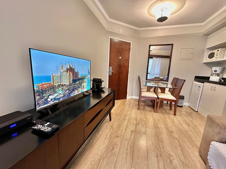 Flat Andar Alto c/ Varanda | The Palace Moema