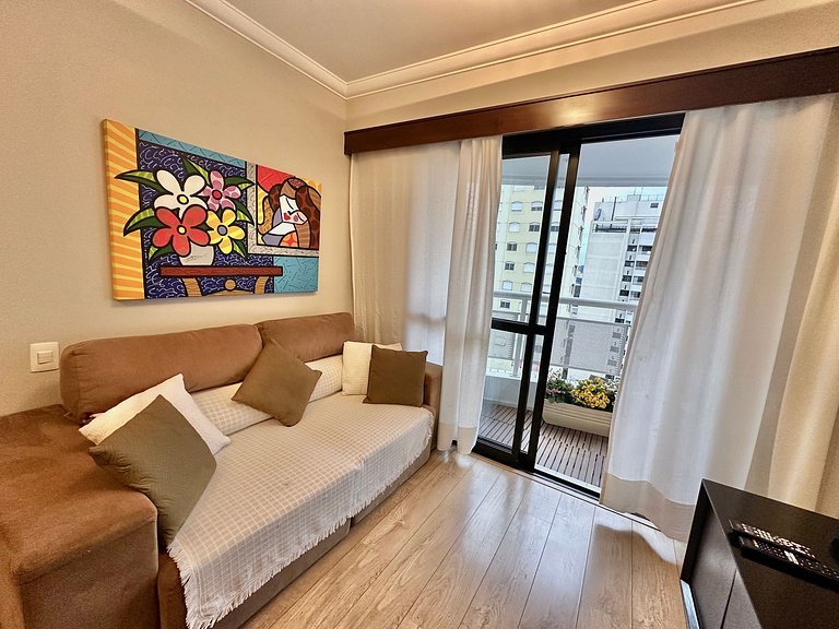 Apart-Hotel Próximo Metrô c/ garagem UH 802