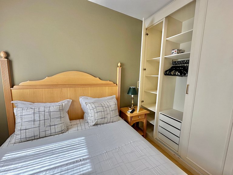 Apartamento com serviços em Moema