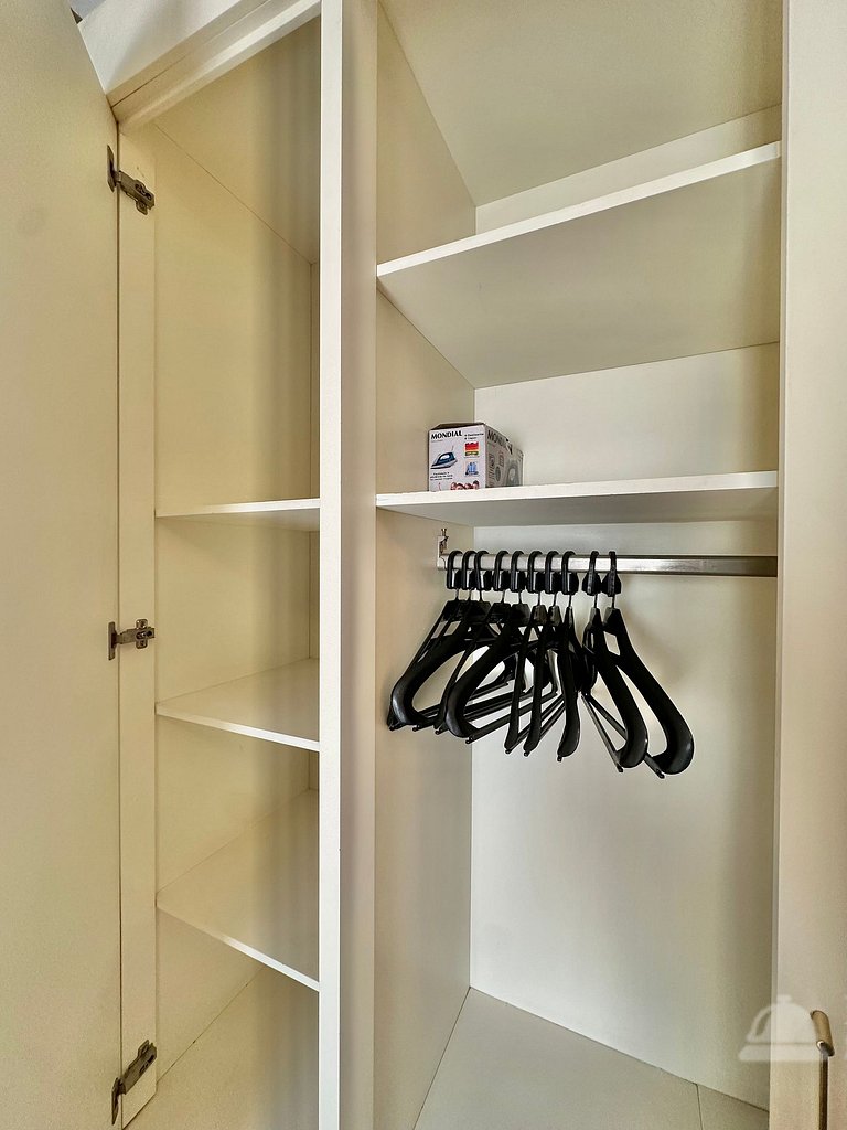 Flat La Maison c/ Garagem ar condicionado