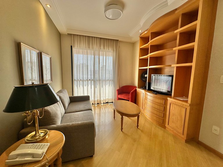 Apartamento com serviços em Moema