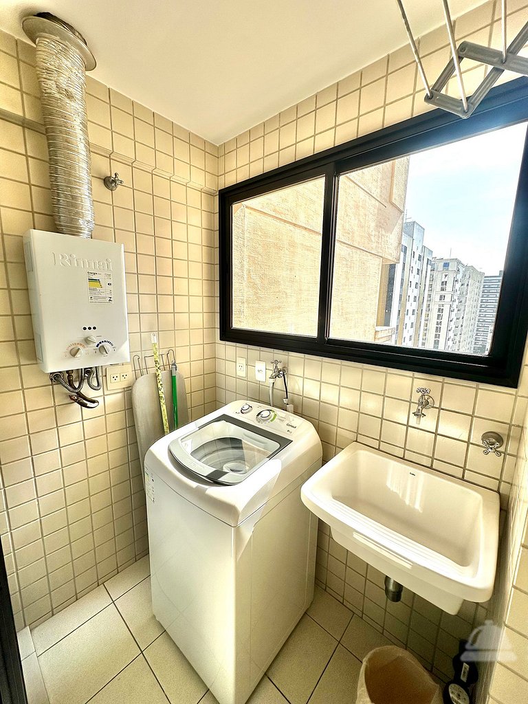 Apartamento com serviços em Moema