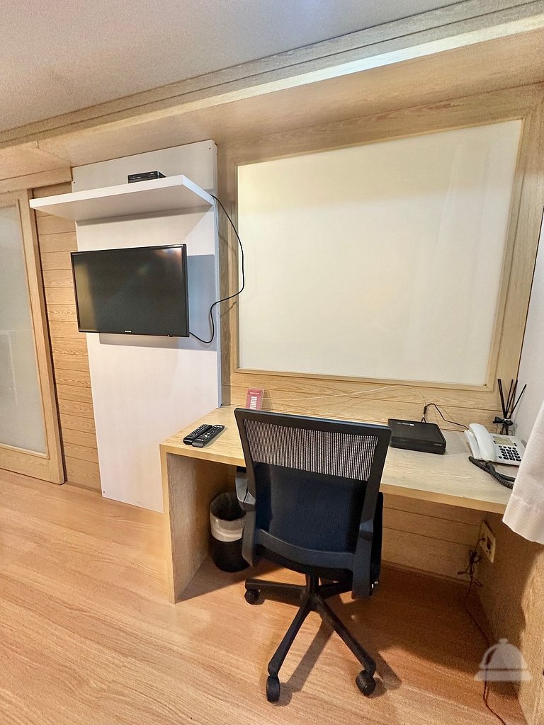 Flat Times Square Moema Jamaris 100 internet rápida - UH506