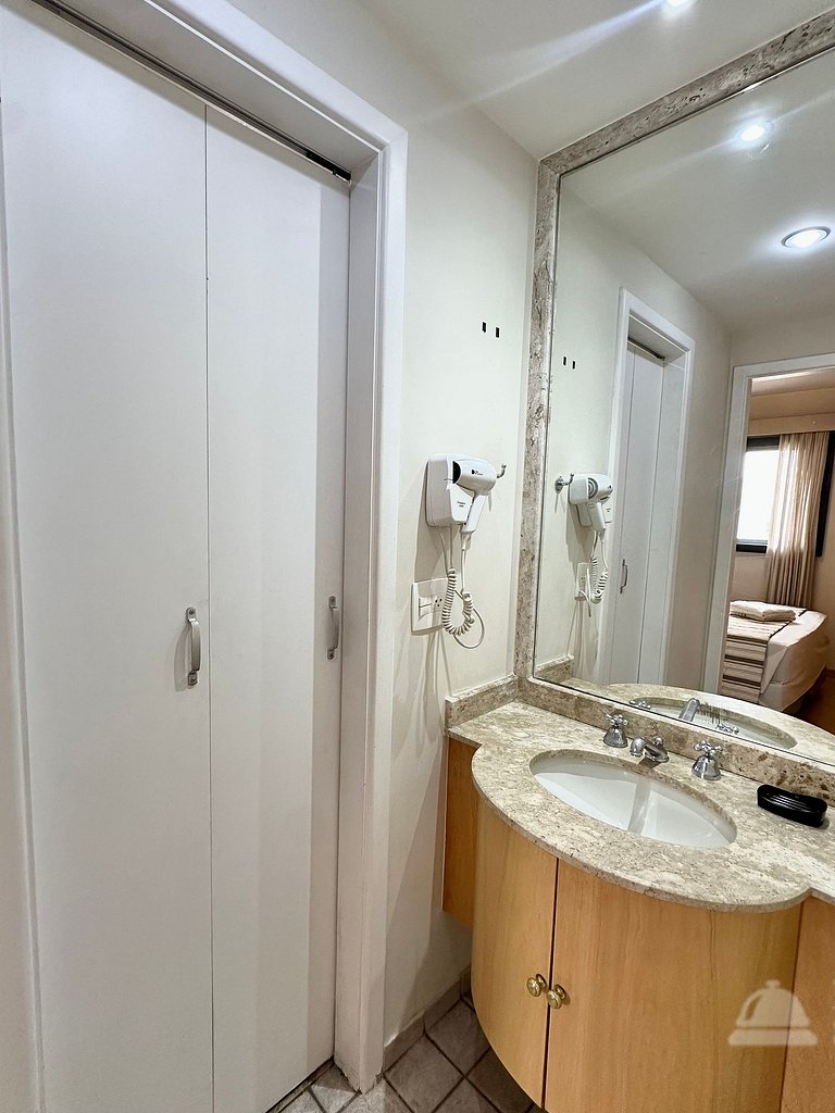 Flat luxo, Janela Antirruído, Garagem, serviços