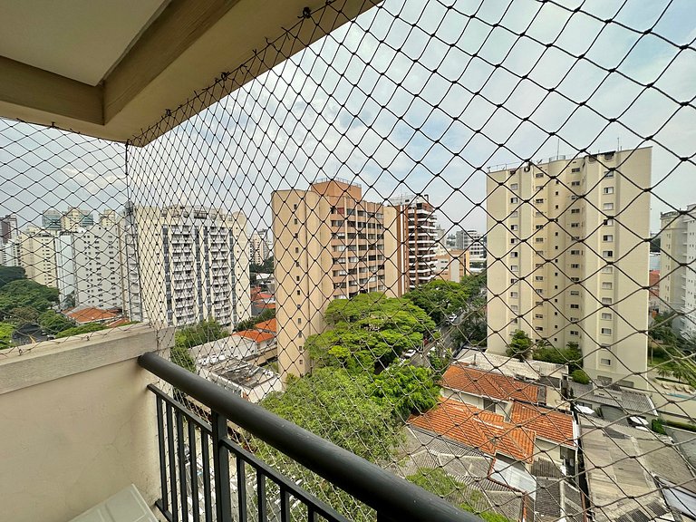 Flat Moderno c/ Janela Antirruído, Garagem, Piscina e Sauna