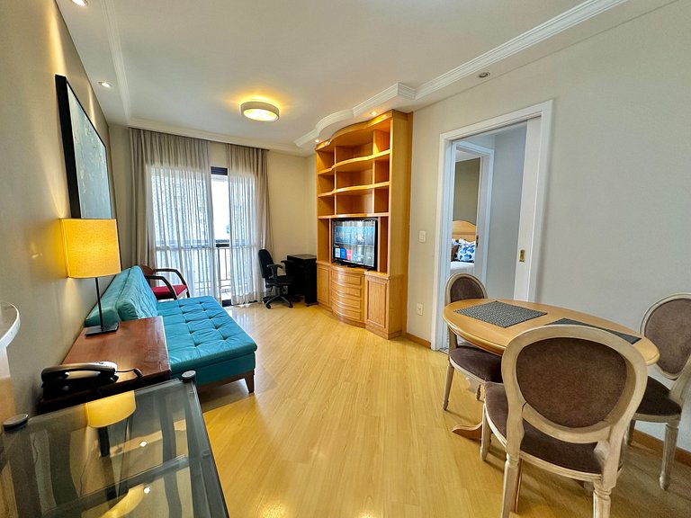 Flat Moderno c/ Janela Antirruído, Garagem, Piscina e Sauna