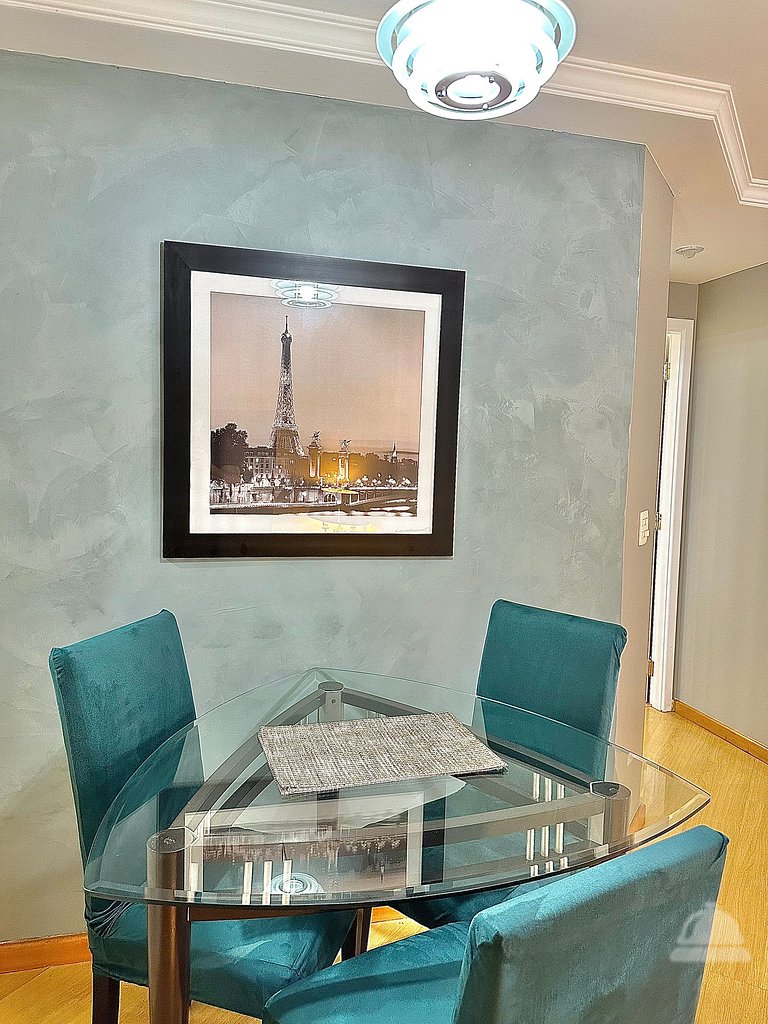 Flat 2 quartos, 02 banheiros e estacionamento