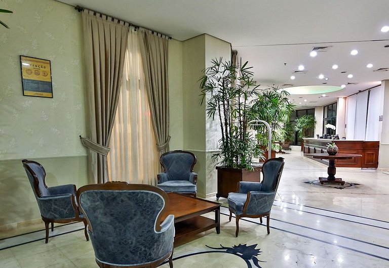 Flat 2 Dormitórios na Rua Alvorada - Vila Olímpia