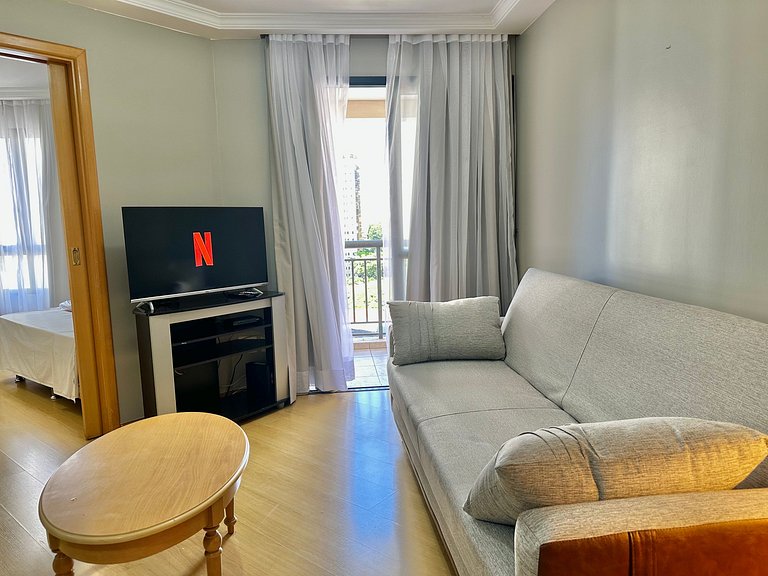 Flat 2 quartos, 02 banheiros e estacionamento