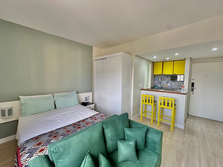 Estúdio QI Ibirapuera cozinha compacta e limpeza diária UH20