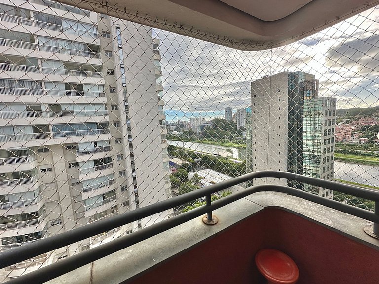 Flat Berrini 2 quartos, 2 suítes, estacionamento gratuito