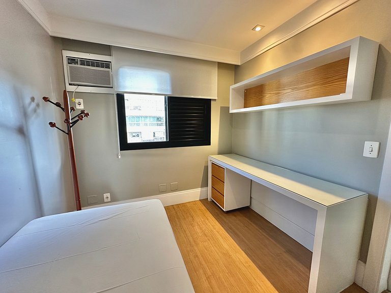 Flat Berrini 2 quartos, 2 suítes, estacionamento gratuito