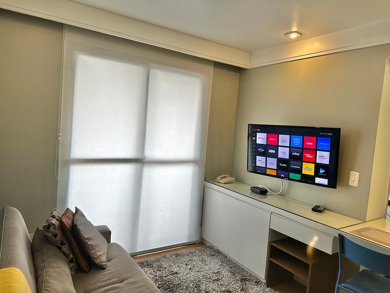 Flat Berrini 2 quartos, 2 suítes, estacionamento gratuito