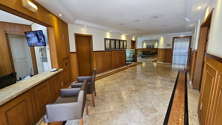 Flat Moderno c/ Janela Antirruído, Garagem, Piscina e Sauna