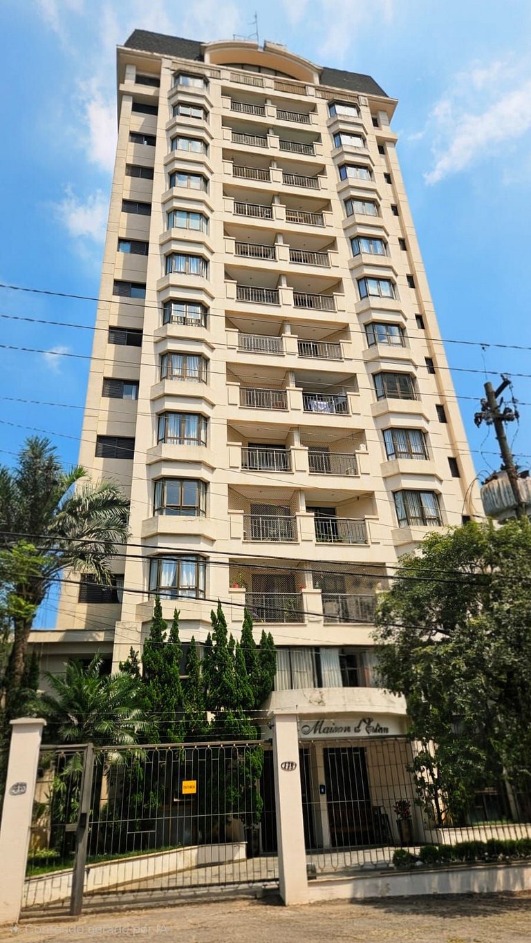 Flat Moderno c/ Janela Antirruído, Garagem, Piscina e Sauna