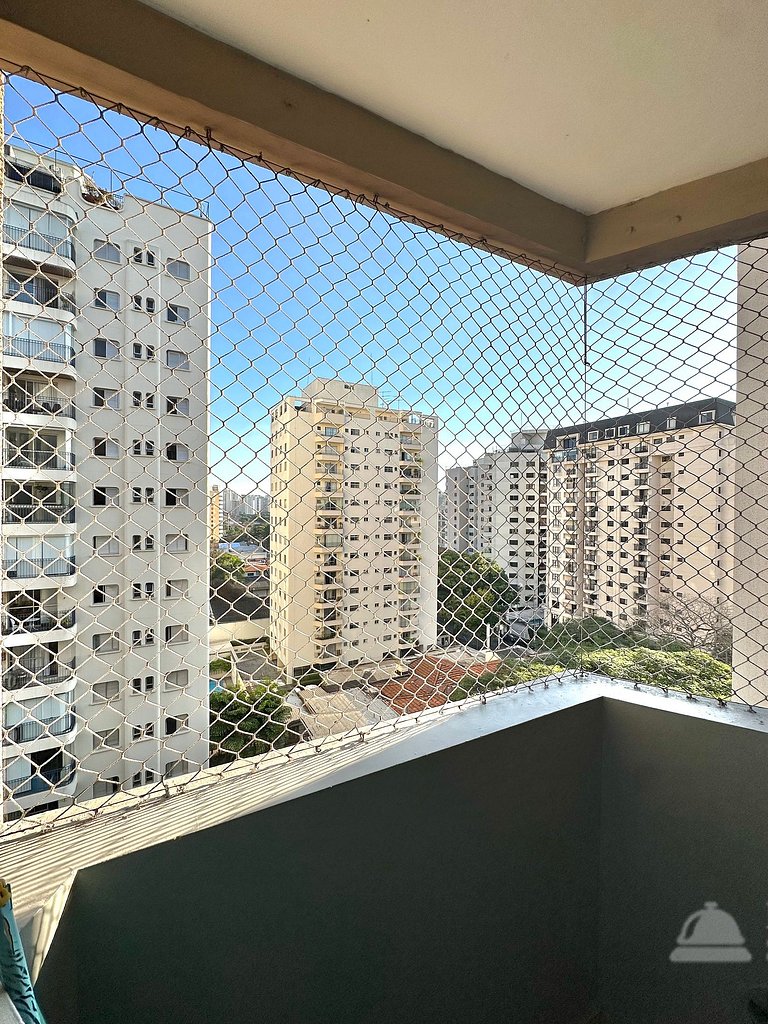 Estúdio, garagem, internet e sacada